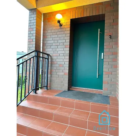 Apartament Zatoka Apartment- Tranquil Retreat, 15 Minutes To The Sea & Gdansk Center