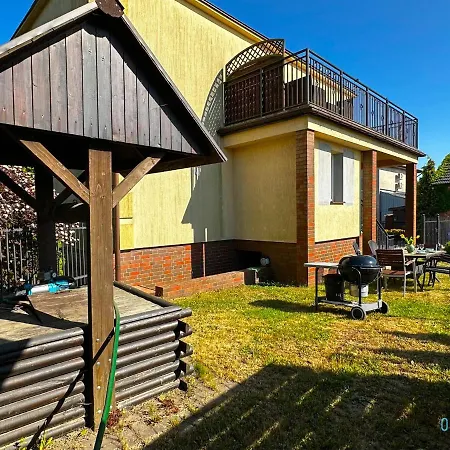 Zatoka Apartment- Tranquil Retreat, 15 Minutes To The Sea & Gdansk Center