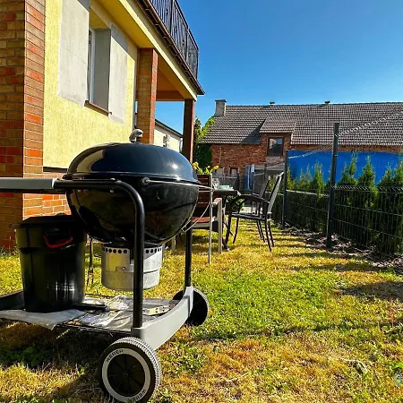 Zatoka Apartment- Tranquil Retreat, 15 Minutes To The Sea & Gdansk Center Apartament Borkowo (Gdansk)