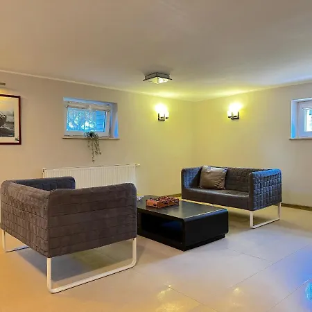 Zatoka Apartment- Tranquil Retreat, 15 Minutes To The Sea & Gdansk Center Apartment